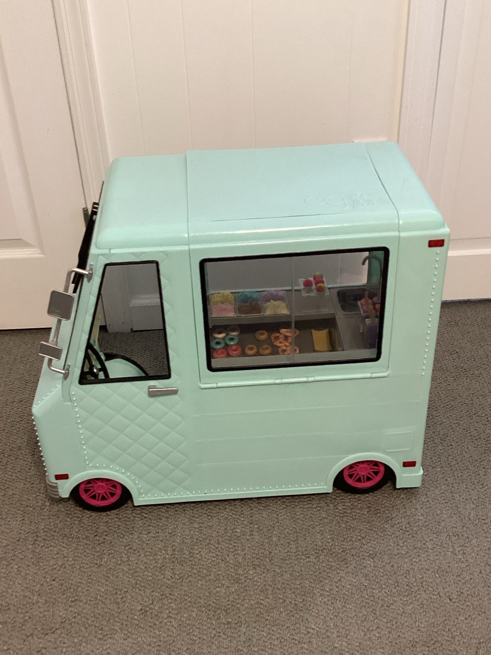 Mint Green Play Food Truck with Hot Pink Wheels - Kids Vehicle Toy